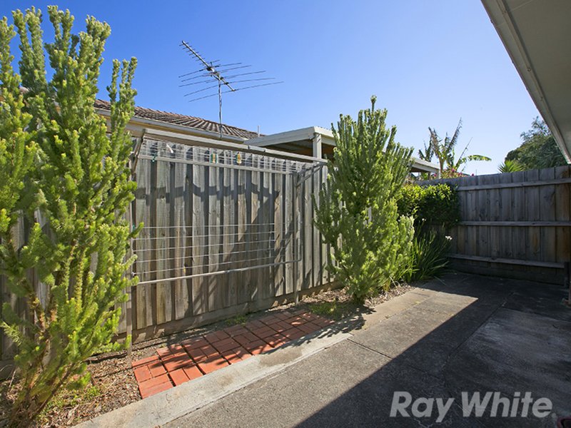 Photo - 2/15 Lilian Court, Beaumaris VIC 3193 - Image 7