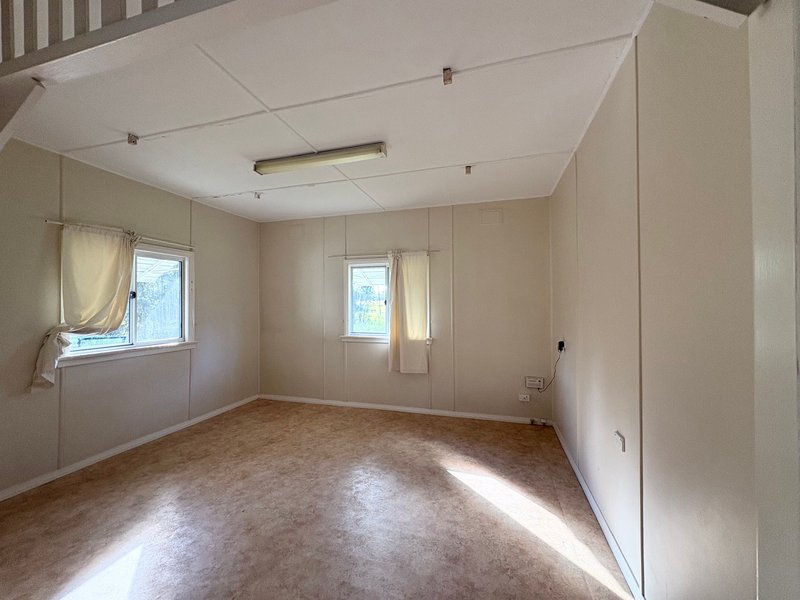 Photo - 215 Manning Point Road, Old Bar NSW 2430 - Image 7