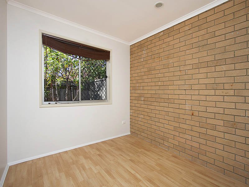 Photo - 2/15 Martens Street, Mount Warren Park QLD 4207 - Image 6