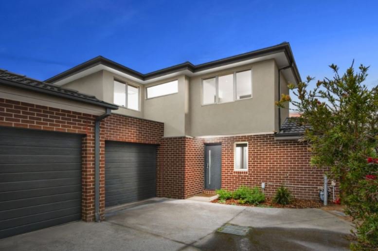 Photo - 2/15 Matlock Road, Wantirna South VIC 3152 - Image 2