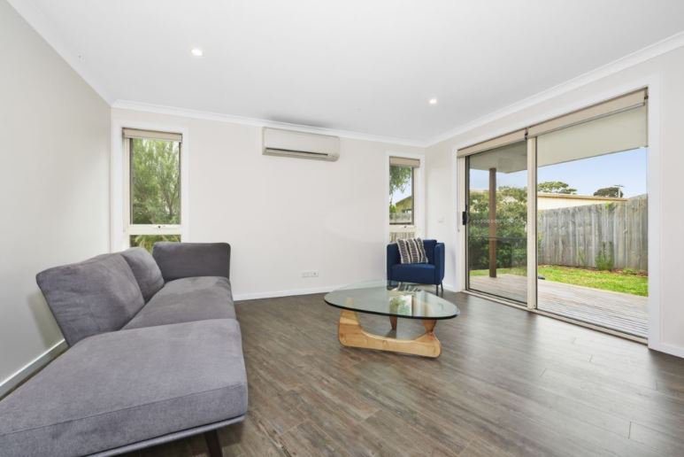 Photo - 2/15 Matlock Road, Wantirna South VIC 3152 - Image 4