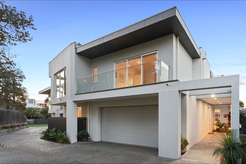 Photo - 2/15 Mcgregor Avenue, Black Rock VIC 3193 - Image 1