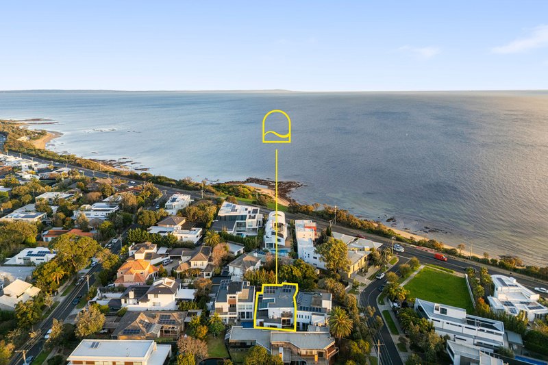 Photo - 2/15 Mcgregor Avenue, Black Rock VIC 3193 - Image 2