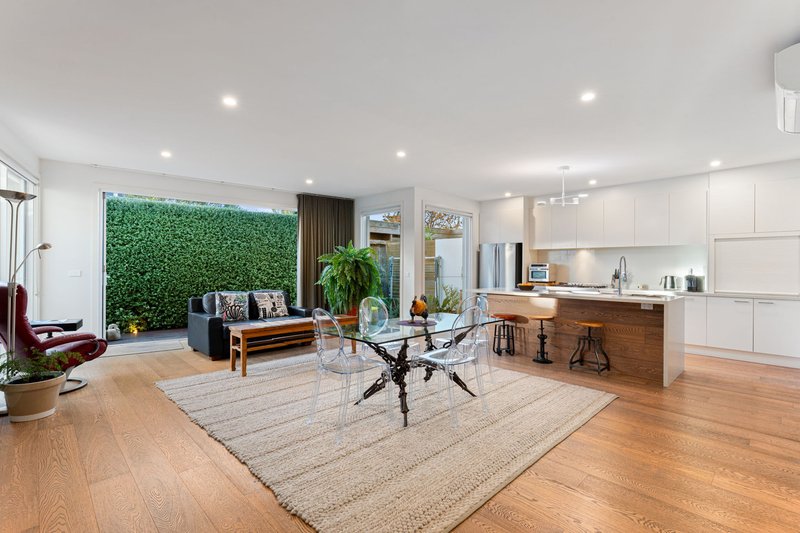 Photo - 2/15 Mcgregor Avenue, Black Rock VIC 3193 - Image 3