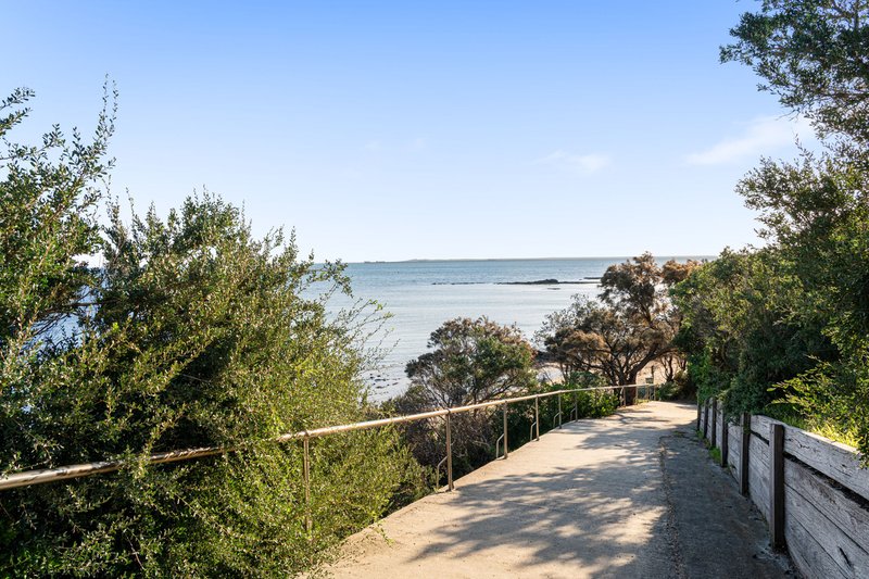 Photo - 2/15 Mcgregor Avenue, Black Rock VIC 3193 - Image 18