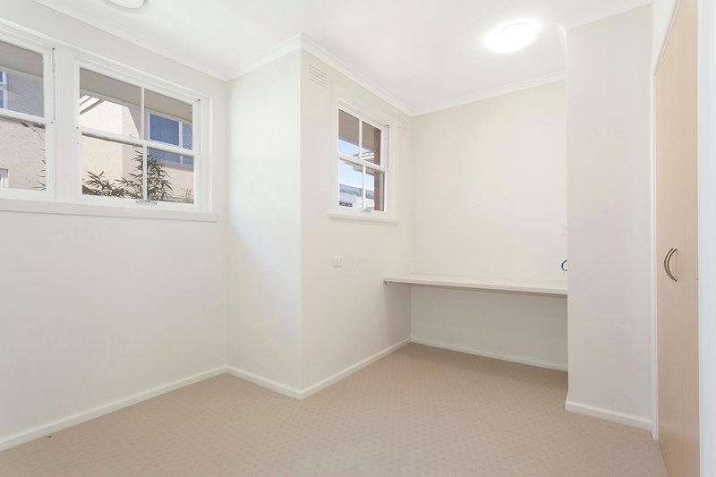 Photo - 2/15 Melbourne Street, Murrumbeena VIC 3163 - Image 4