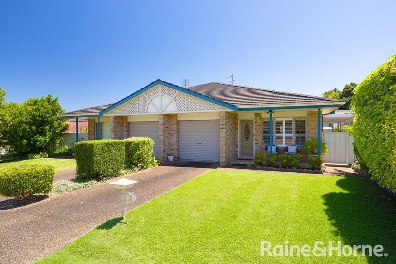 2/15 Monarch Crescent, Valentine NSW 2280