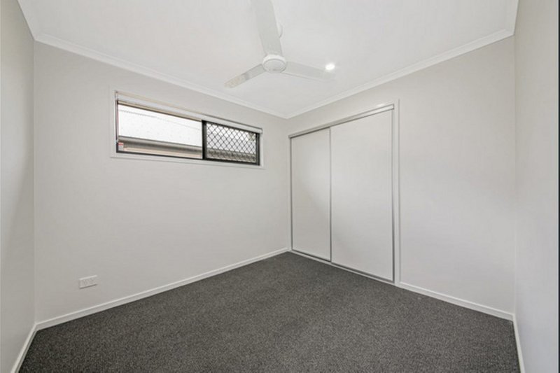 Photo - 2/15 Mount Wheeler , Park Ridge QLD 4125 - Image 5