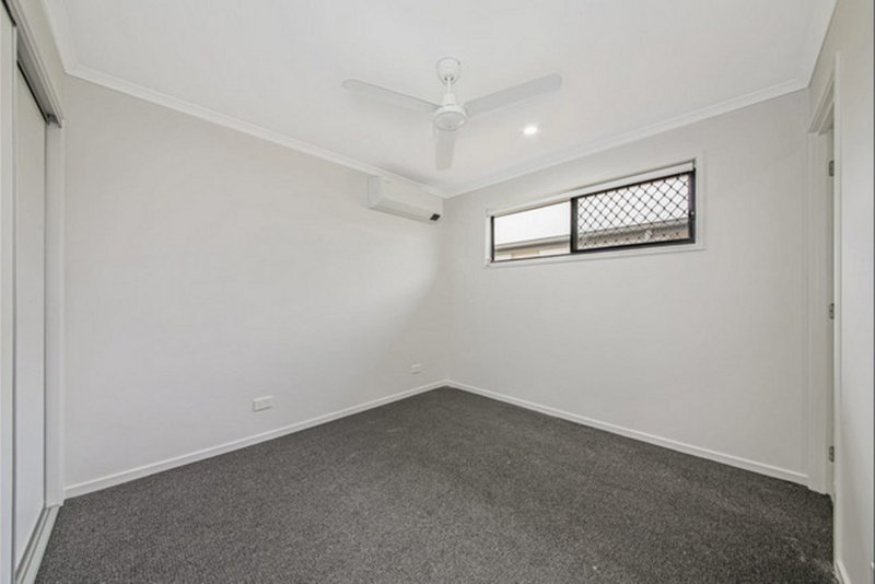 Photo - 2/15 Mount Wheeler , Park Ridge QLD 4125 - Image 6