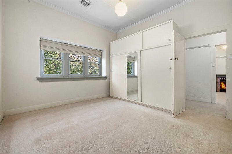 Photo - 215 Murrumbeena Road, Murrumbeena VIC 3163 - Image 2