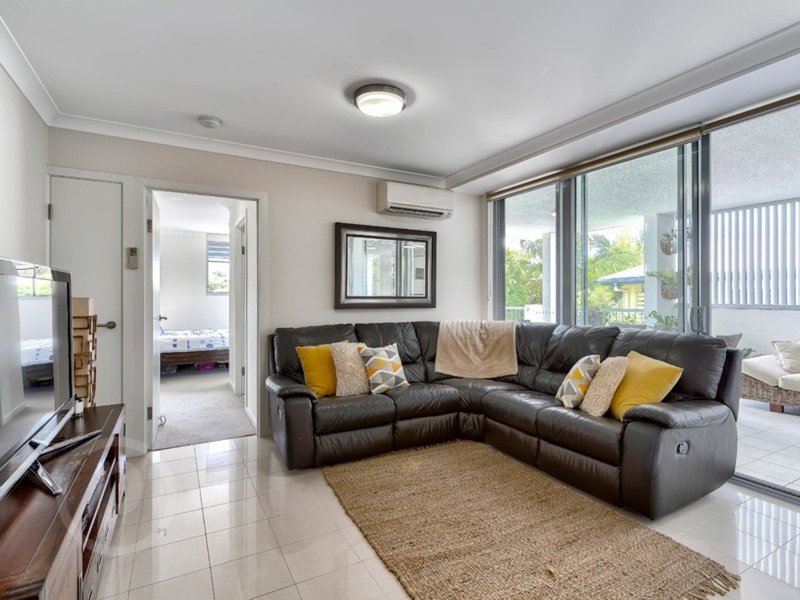 Photo - 2/15 Newby Street, Nundah QLD 4012 - Image 7