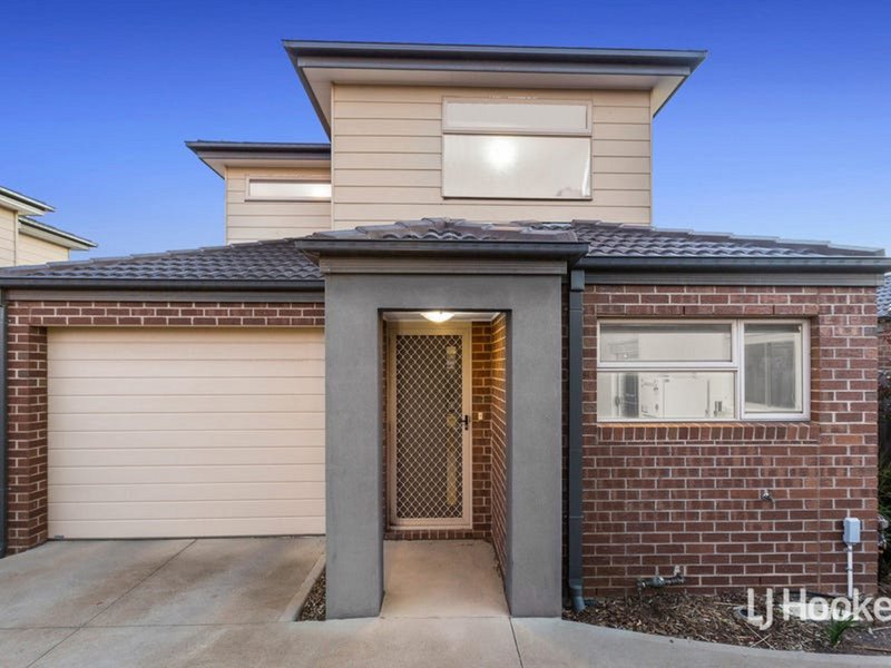 2/15 Parkfield Court, Deer Park VIC 3023