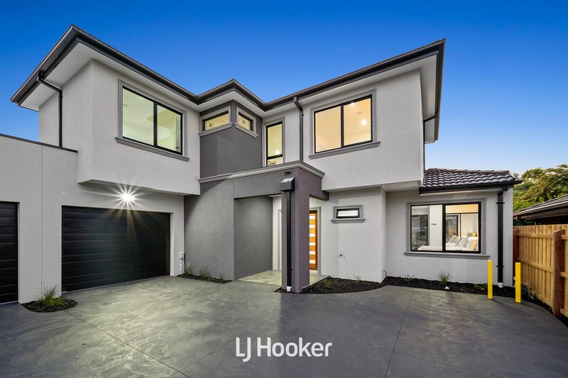 Photo - 2/15 Parkland Avenue, Hampton Park VIC 3976 - Image 2