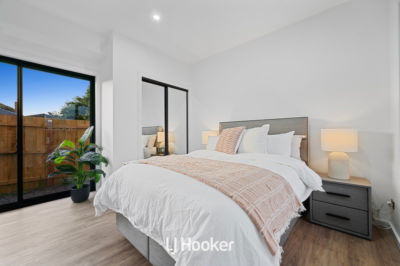 Photo - 2/15 Parkland Avenue, Hampton Park VIC 3976 - Image 13