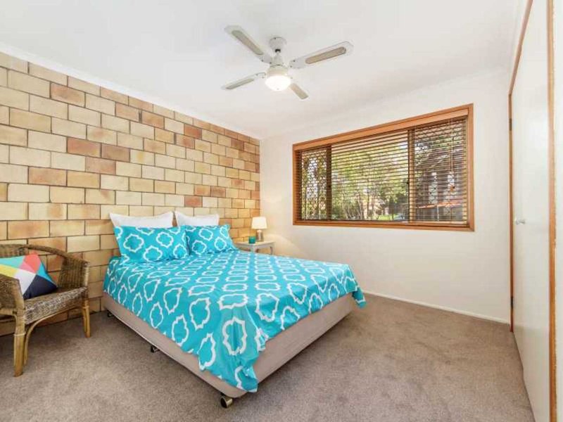 Photo - 2/15 Parkridge Drive, Molendinar QLD 4214 - Image 11