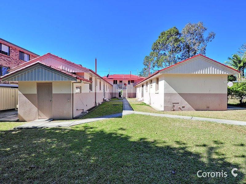 Photo - 2/15 Pear Street, Greenslopes QLD 4120 - Image 9