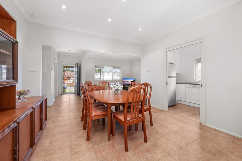 Photo - 215 Robertson Street, Guildford NSW 2161 - Image 4