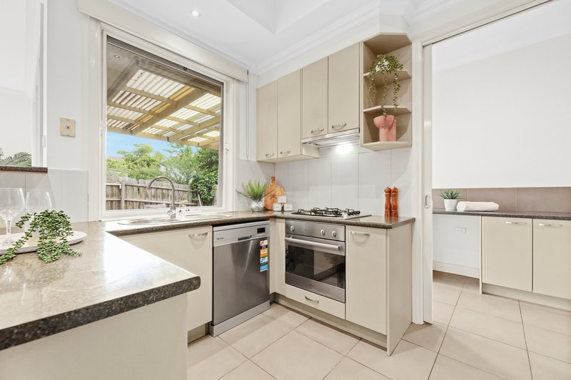 Photo - 2/15 Samada Street, Notting Hill VIC 3168 - Image 5