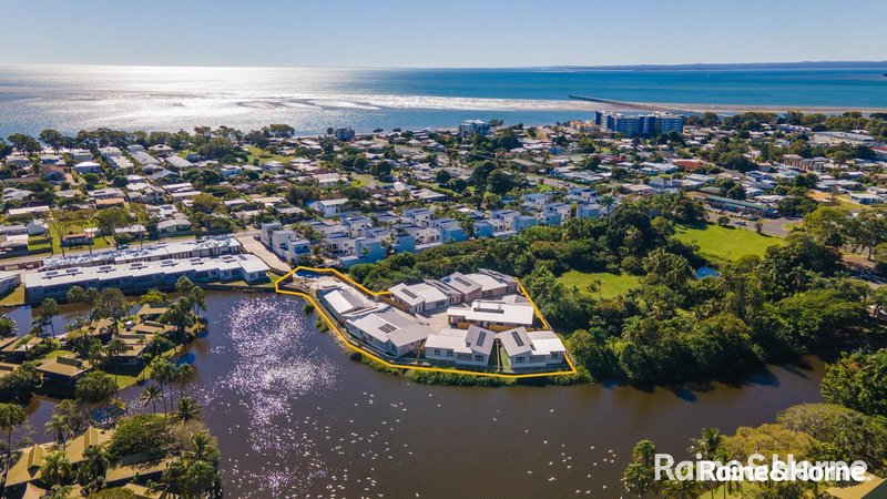 Photo - 2/15 Shell Street, Urangan QLD 4655 - Image 3