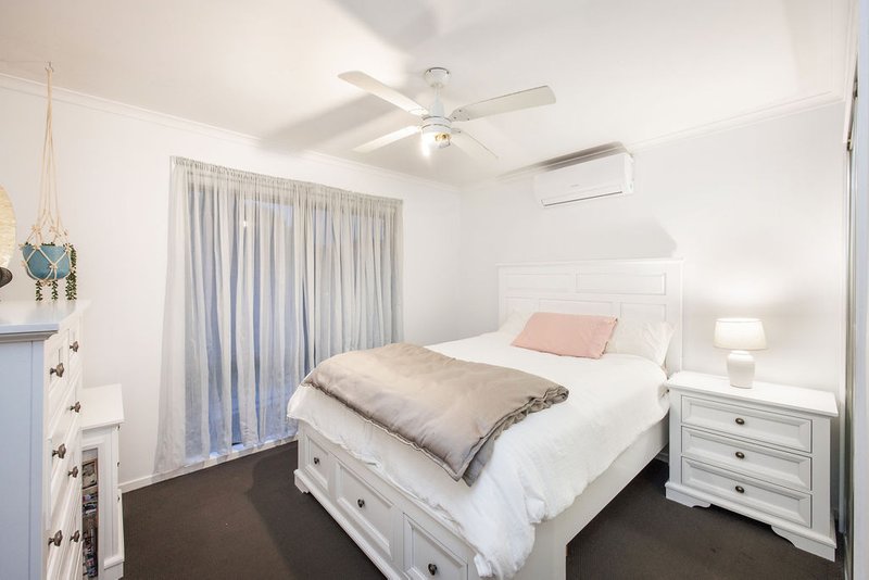 Photo - 2/15 Sinnett Court, Wodonga VIC 3690 - Image 10