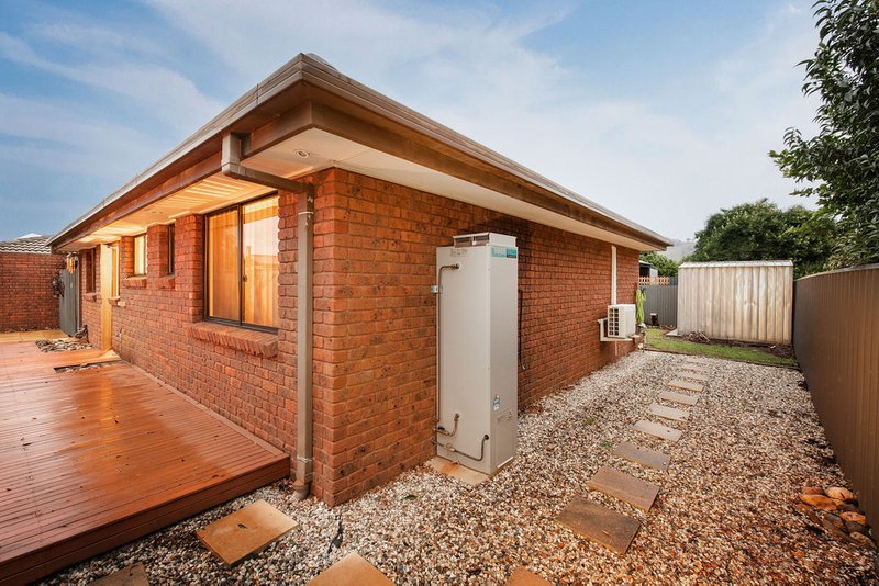 Photo - 2/15 Sinnett Court, Wodonga VIC 3690 - Image 12