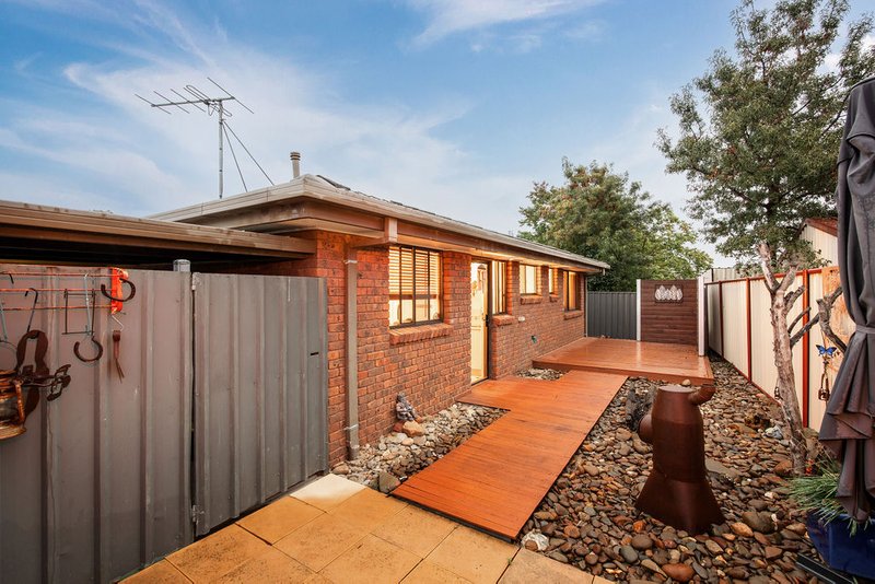 Photo - 2/15 Sinnett Court, Wodonga VIC 3690 - Image 13
