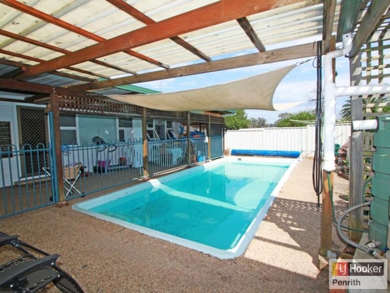 Photo - 215 Smith Street, South Penrith NSW 2750 - Image 8