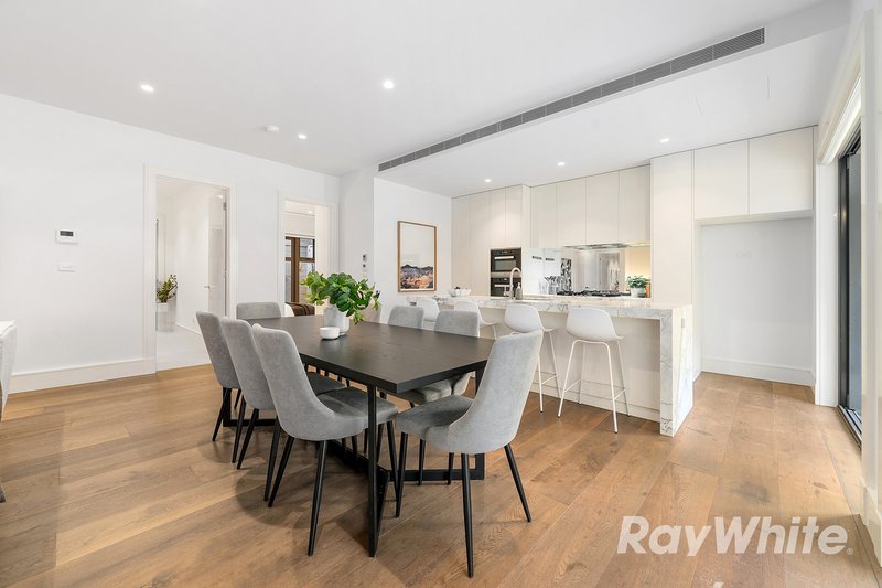 Photo - 2/15 Somers Avenue, Malvern VIC 3144 - Image 3