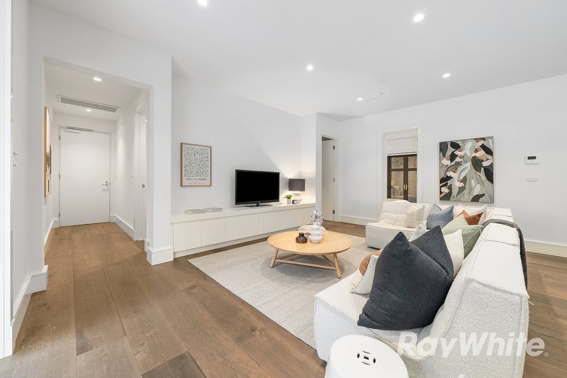 Photo - 2/15 Somers Avenue, Malvern VIC 3144 - Image 5