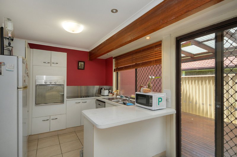 Photo - 2/15 Stephenson Street, Labrador QLD 4215 - Image 4