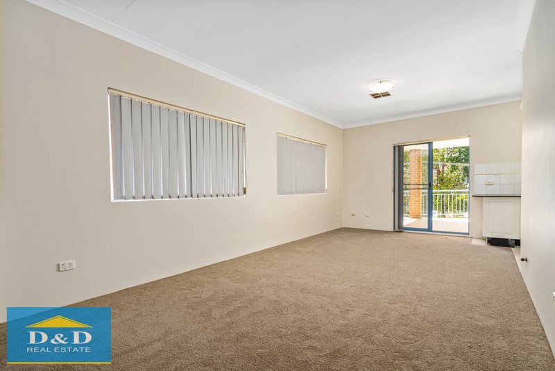 Photo - 2/15 Stewart Street, Parramatta NSW 2150 - Image 5