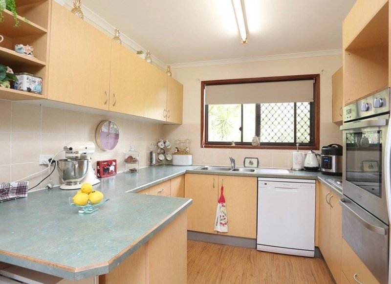 Photo - 2/15 Thornhill Street, Springwood QLD 4127 - Image 4