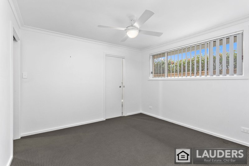 Photo - 2/15 Tropicbird Crescent, Old Bar NSW 2430 - Image 6