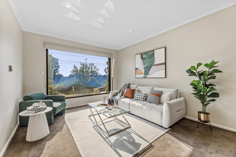 Photo - 2/15 Union Road, Surrey Hills VIC 3127 - Image 2