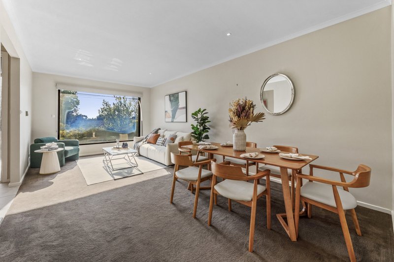 Photo - 2/15 Union Road, Surrey Hills VIC 3127 - Image 4