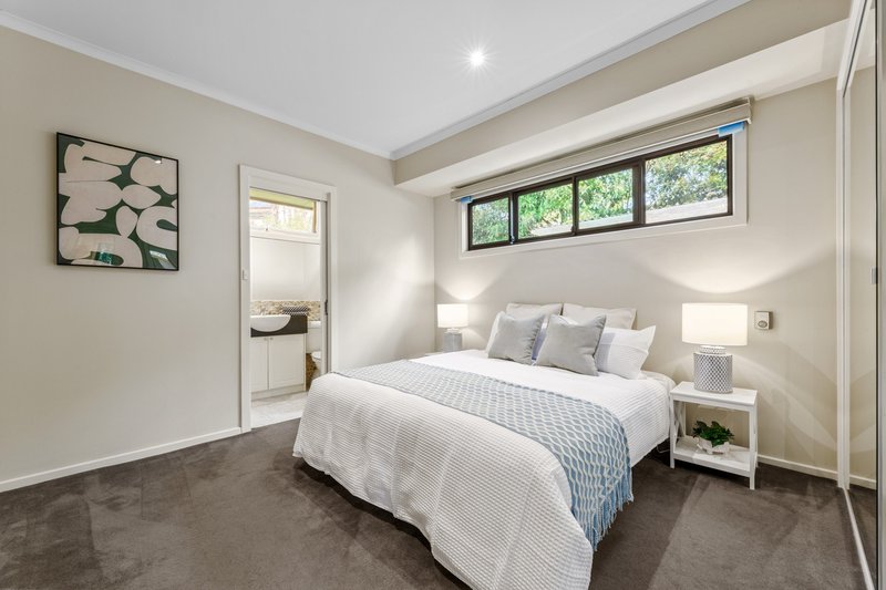 Photo - 2/15 Union Road, Surrey Hills VIC 3127 - Image 10