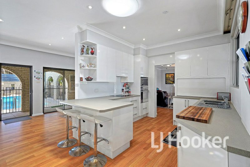 Photo - 215 Walmer Avenue, Sanctuary Point NSW 2540 - Image 5