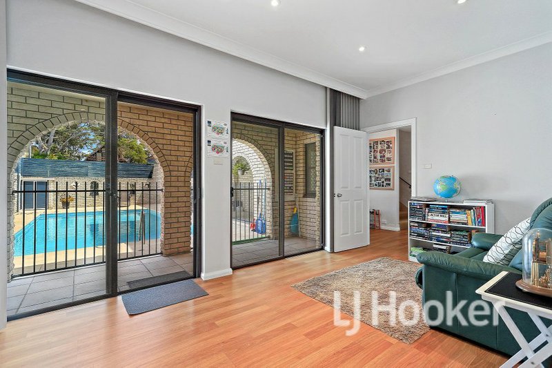 Photo - 215 Walmer Avenue, Sanctuary Point NSW 2540 - Image 6