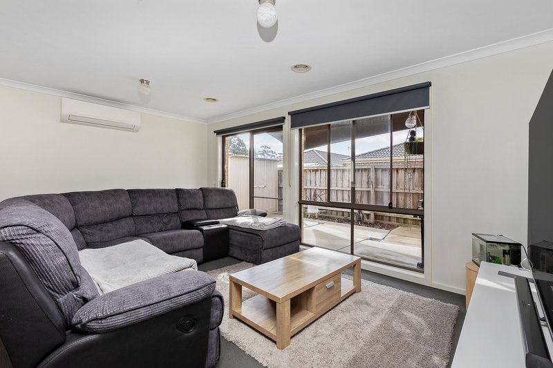 Photo - 2/15 Warrenwood Place, Langwarrin VIC 3910 - Image 2