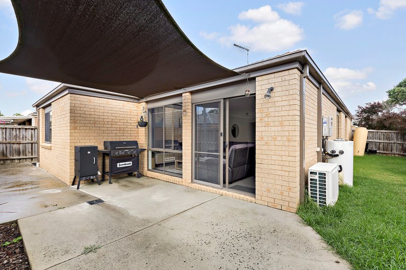 Photo - 2/15 Warrenwood Place, Langwarrin VIC 3910 - Image 6