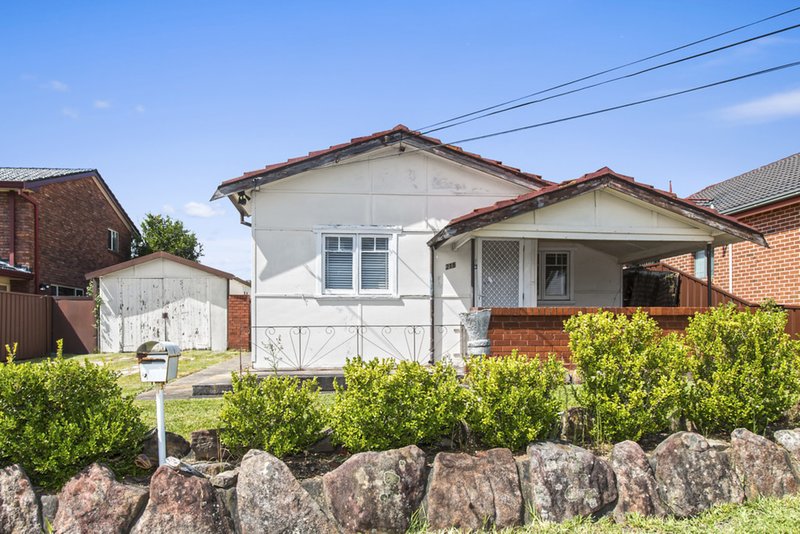 215 Waterloo Road, Greenacre NSW 2190