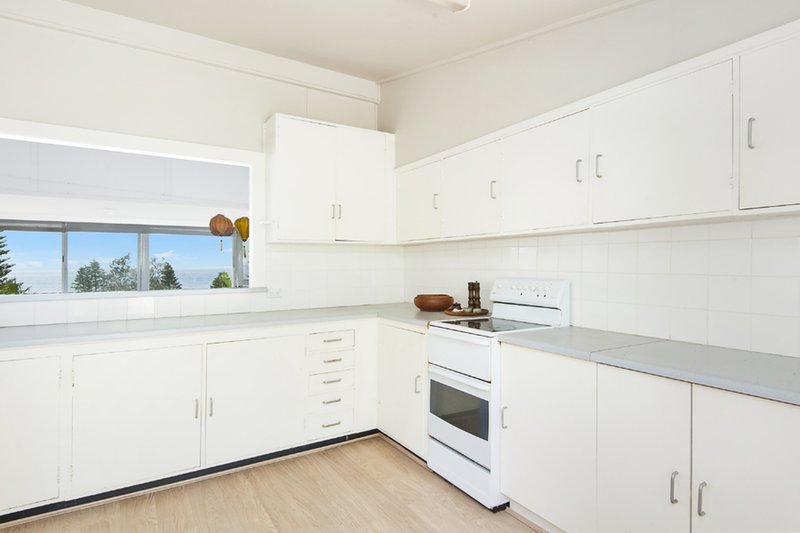 Photo - 215 Whale Beach Road, Whale Beach NSW 2107 - Image 9