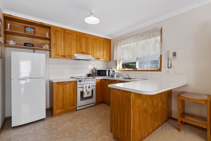 Photo - 2/15 Windhaven Court, Blackmans Bay TAS 7052 - Image 4