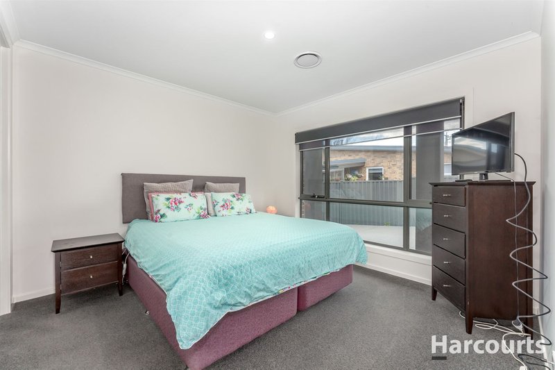 Photo - 2/150 Albert Road, Warragul VIC 3820 - Image 3