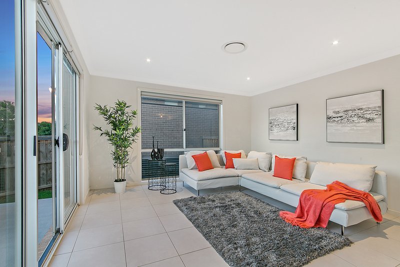 Photo - 2/150 Riverbank Drive, The Ponds NSW 2769 - Image 3