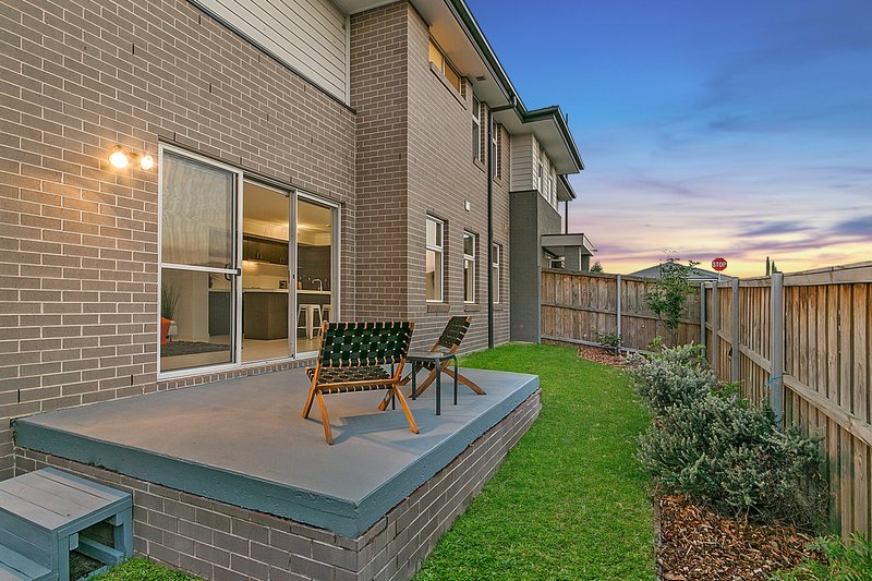 Photo - 2/150 Riverbank Drive, The Ponds NSW 2769 - Image 10