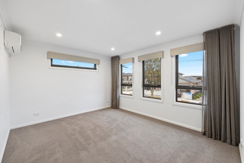 Photo - 2/151 Bradshaw Street, Essendon VIC 3040 - Image 4