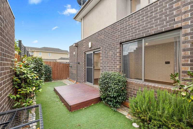 Photo - 2/151 Bradshaw Street, Essendon VIC 3040 - Image 6