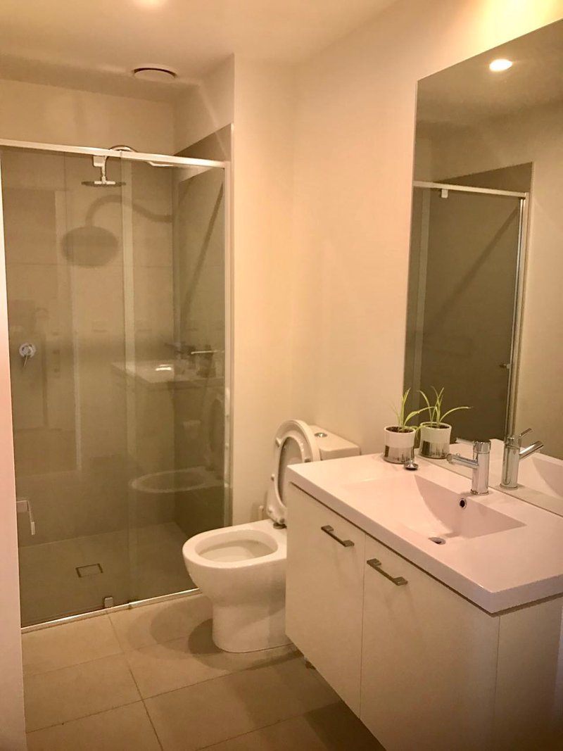 Photo - 215/10 Clinch Avenue, Preston VIC 3072 - Image 4