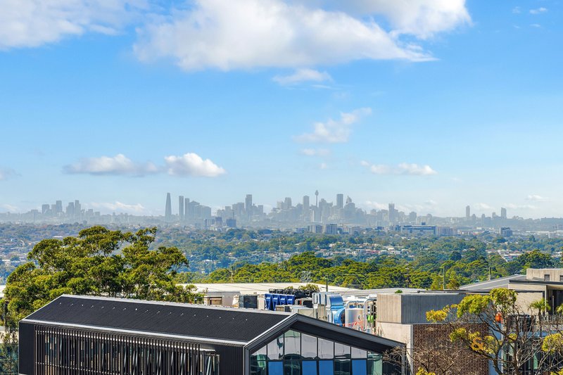 Photo - 215/10 Village Place, Kirrawee NSW 2232 - Image 4